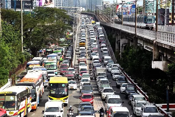 Imagine a road without traffic lights or road signs, we would have very dangerous and chaotic roads Philippines traffic