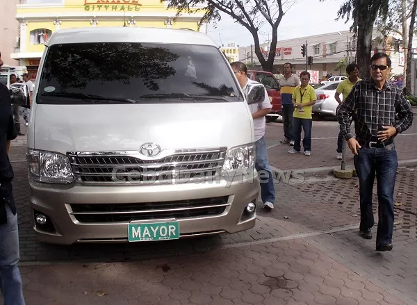 license plate number display