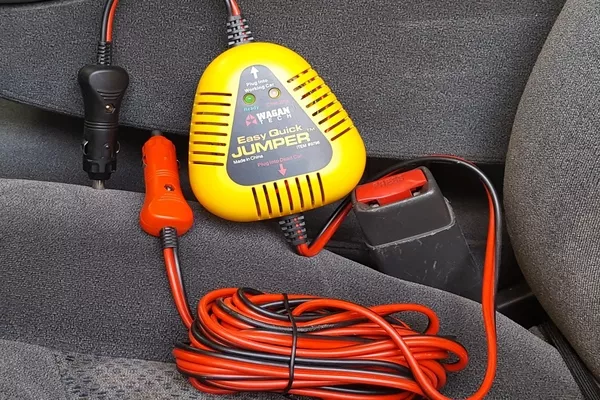 plug-in jump starter