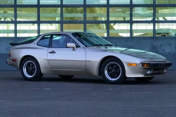 A picture of a Porsche 944
