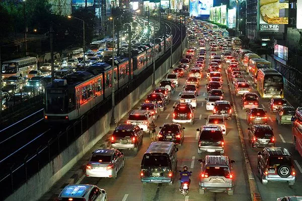 The rise of private cars mean Filipinos are experiencing more life convenience - but it also causes heavier traffic in our higways private cars in Manila