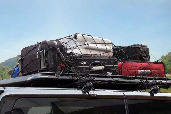 A Pelican Case flying towards someone at 60 kp/h makes for a bad day for everyone. So please secure your stuff. A picture of a well secured cargo on a roof rack