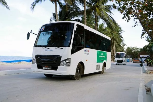 Isuzu's Modern Jeepney Prototype Isuzu Modern Jeepney