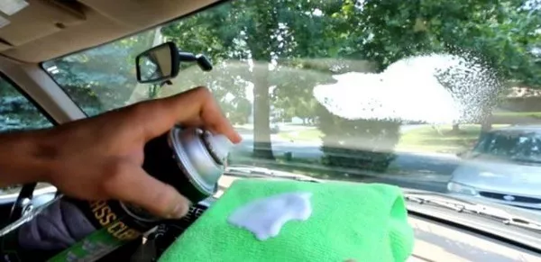 Clean the windshield and remove any old stains Clean the windshield
