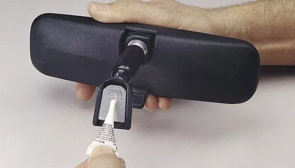 Apply the glue to the mirror mount Apply the glue to the mirror mount