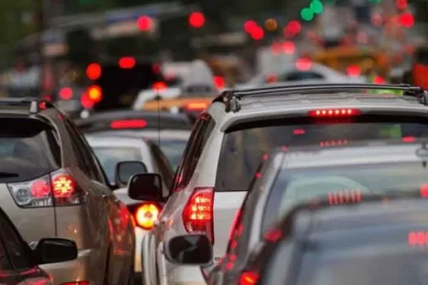 The Never-Ending Dilemma of Traffic can be solved? reduce-traffic-with-cars-on-the-road