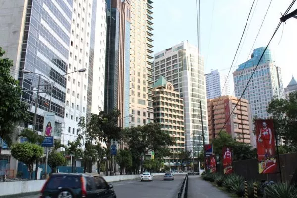 san-miguel-avenue-in-ortigas