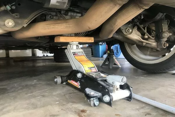 Jack used to lift the vehicle