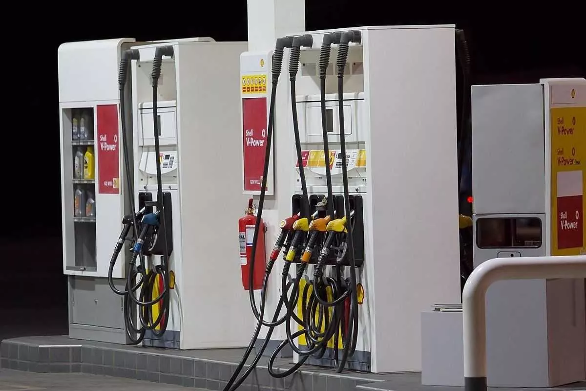 A picture of Shell fuel pumps in the Philippines