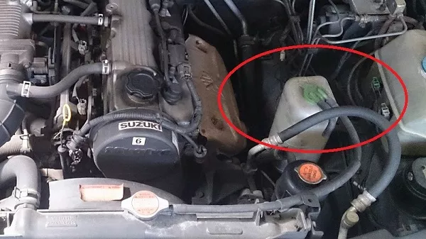 Overflowing reservoir Car coolant