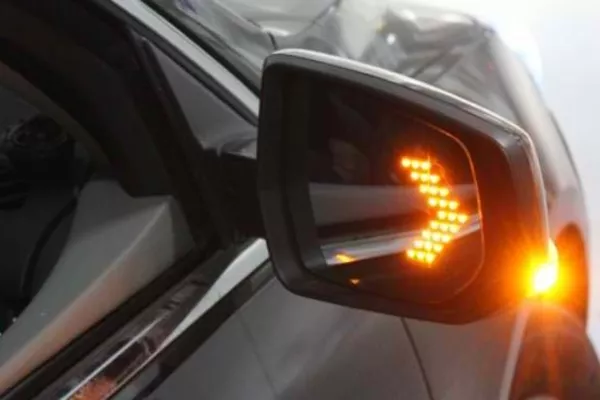 Signal lights are also called blinkers or turn signals Signal lights