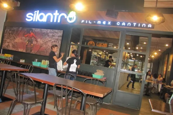 Silantro Fil-Mex on the outside