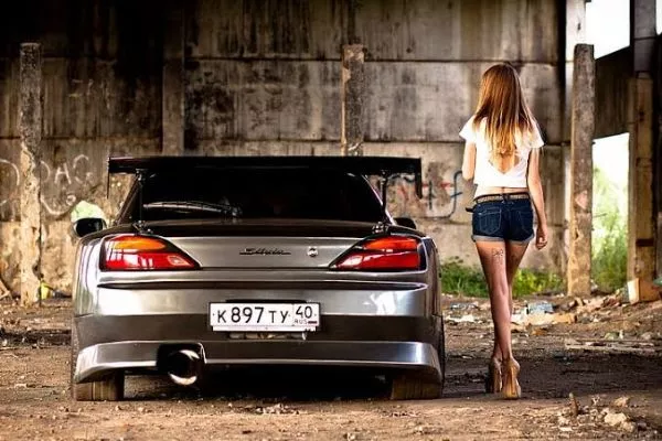 sports-car-with-girl