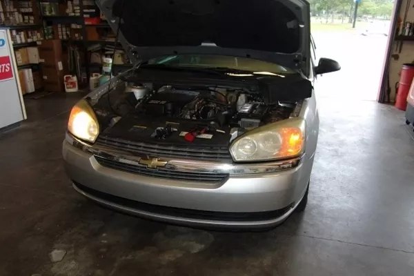 You can actually use your headlights to confirm your suspicions regarding your car starter headlight of cars
