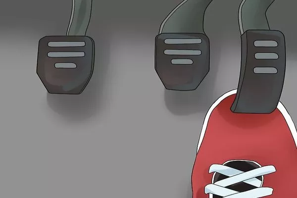 Try lifting the accelerator with your toes and pull it up as hard as you can illustration of the toes lifting the accelerator pedal.