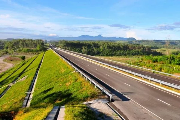 A picture of the Subic-Clarke highway