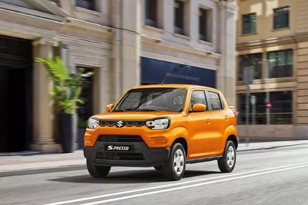 A picture of the S-Presso driving in the city