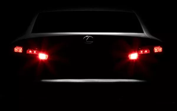 The main function of the taillights is to signal the car in the rear car taillights