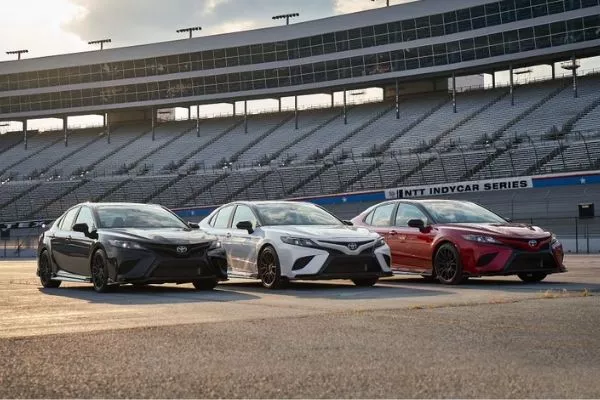 toyota-camrys-on-display-at-track