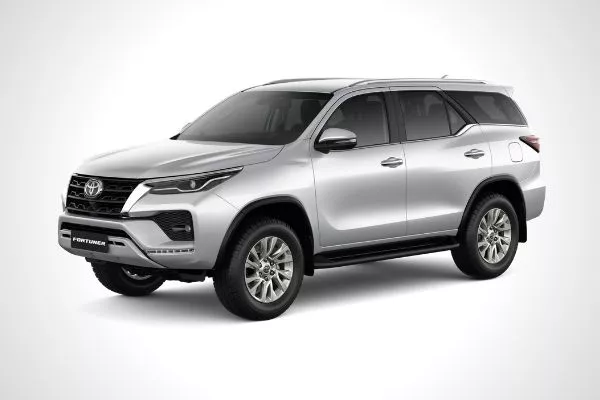 The Q and LTD variants almost have the same features except for design The Toyota Fortuner Q front view