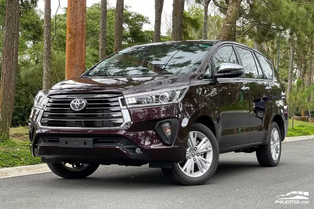 Toyota Innova front quarter