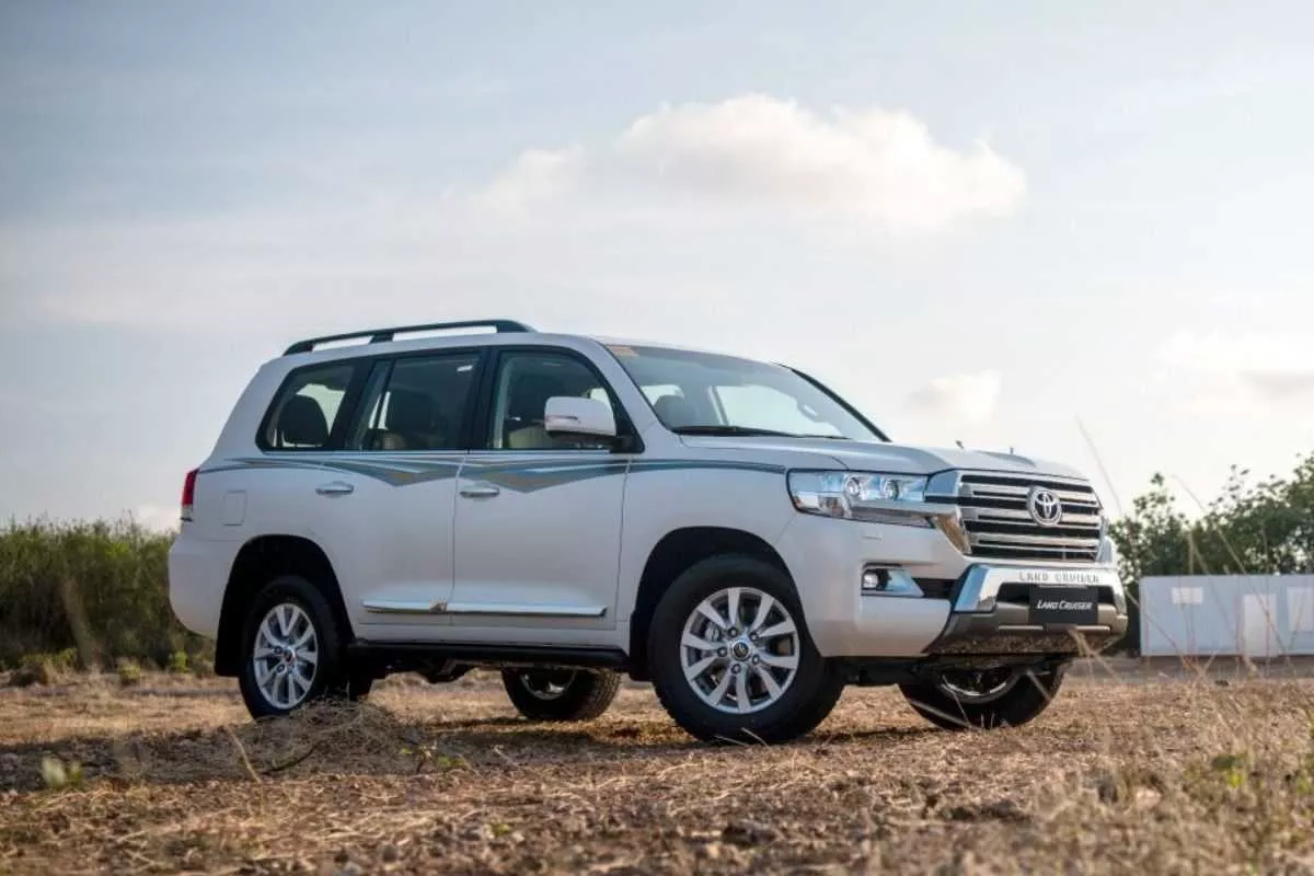 The Toyota Land Cruiser LC200 parked offroad