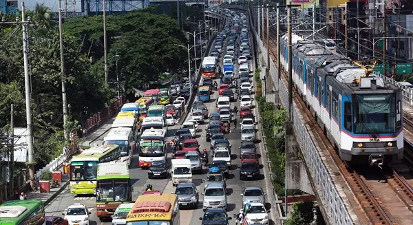 A picture of heavy traffic along EDSA