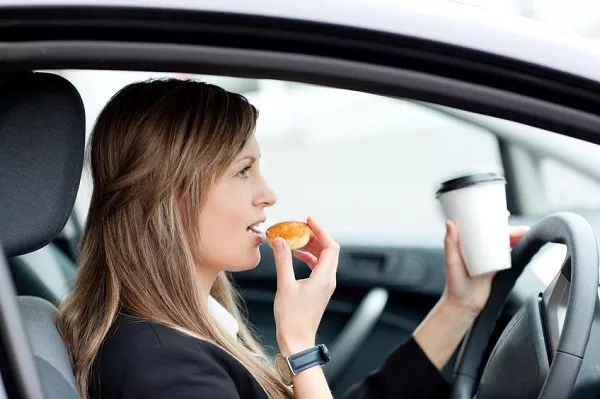 A dose of sugar can help keep your energy up Eating while waiting for traffic jam