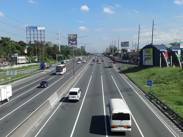 A picture of NLEX on a calm day