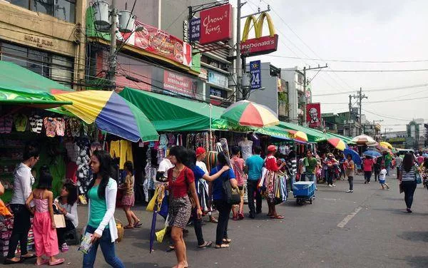 Sometimes, the government's initiative to stop these illegal vendors from operating would lead to commotions illegal vendors in manila