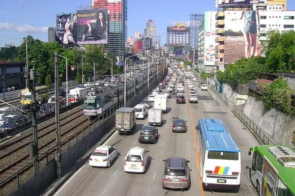 The Yellow Lane makes traffic smoother in EDSA even during rush hours yellow lane on EDSA