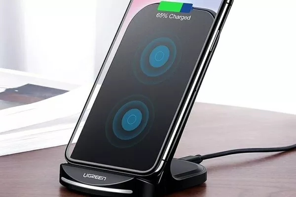 This wireless charger from UGREEN is for those who own more high-tech phones Wireless charger from UGREEN