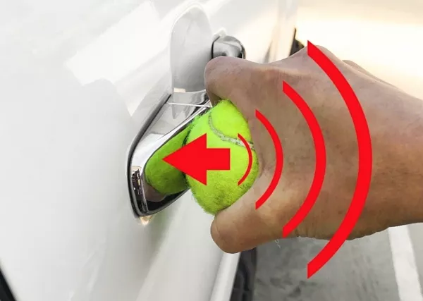 Unlock car tip_Tennis ball method
