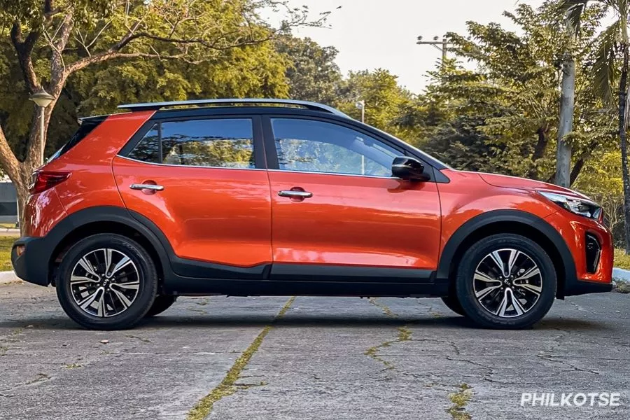 Kia Stonic side