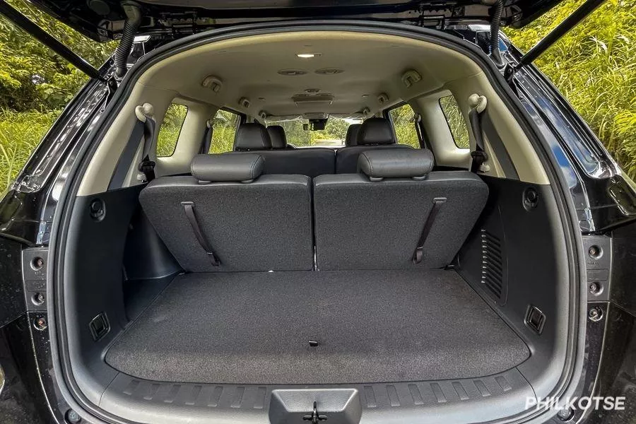 Nissan Terra cargo compartment Nissan Terra cargo compartment