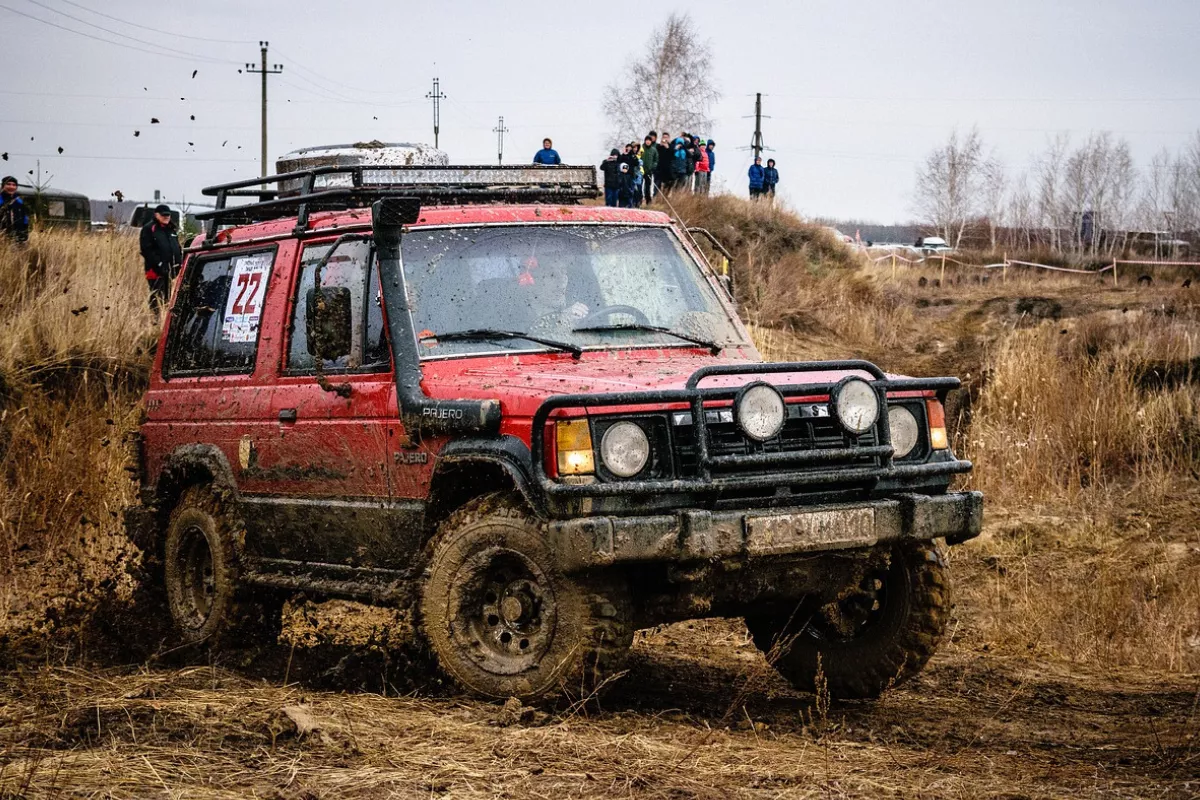 Mitsubishi Pajero Off-Roading