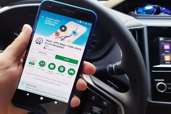 Android Auto with Waze 