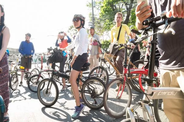 Imagine a community that enjoys bike rides; less traffic, less air pollution and less expense. utilizing bicycles in metro manila