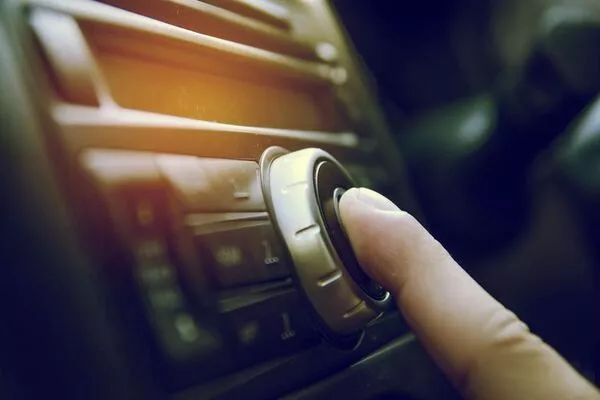 All you need to know about car antenna boosters