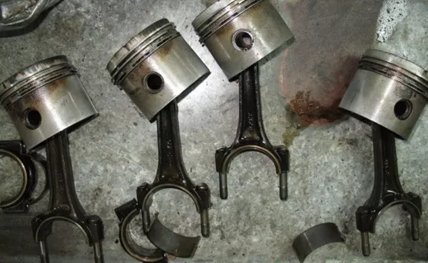 worn piston rings 