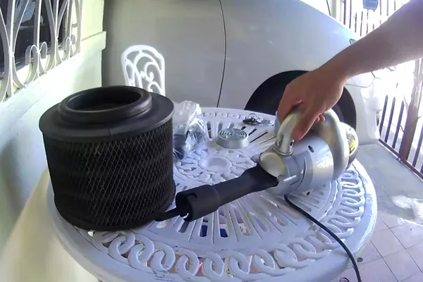 Cleaning car's parts