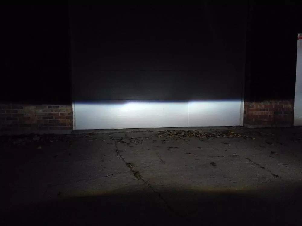 Spread out light because of HIDs