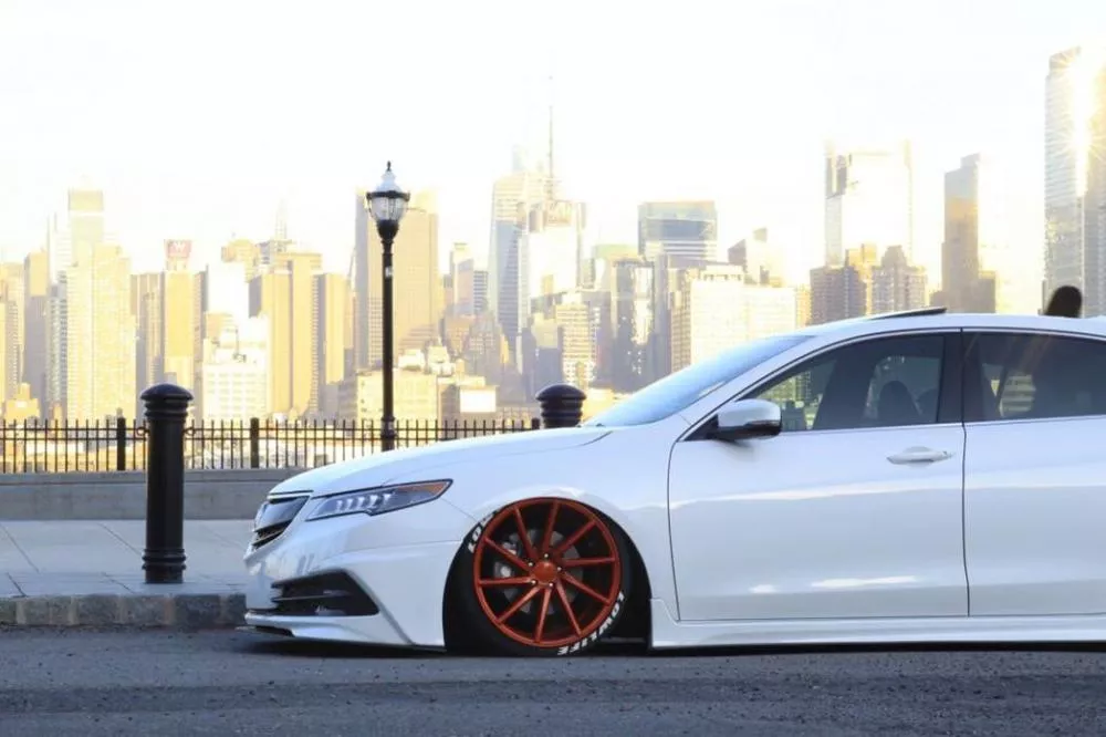 A picture of Honda Acura with lowered suspension