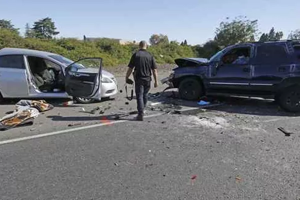 Stay in the area of the accident until the proper authorities arrive police checking accident