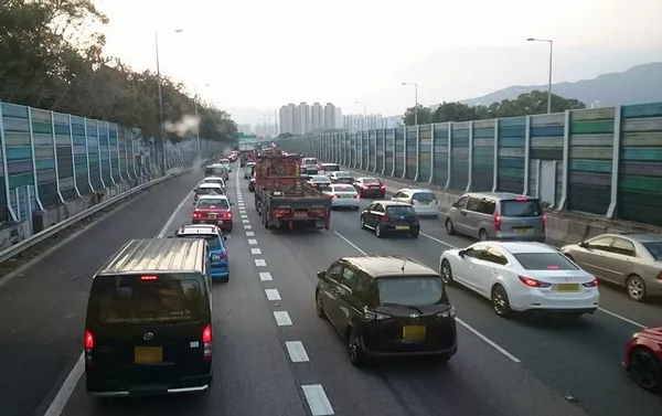 Drivers should accelerate as fast as possible on the ramp to get used to the speed before entering the highway vehicles on highway