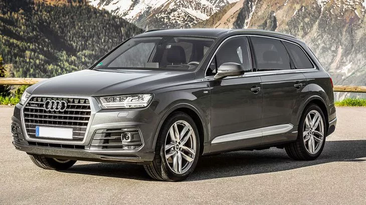 Audi Q7 angular front