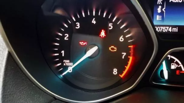 Warning lights on the dashboard