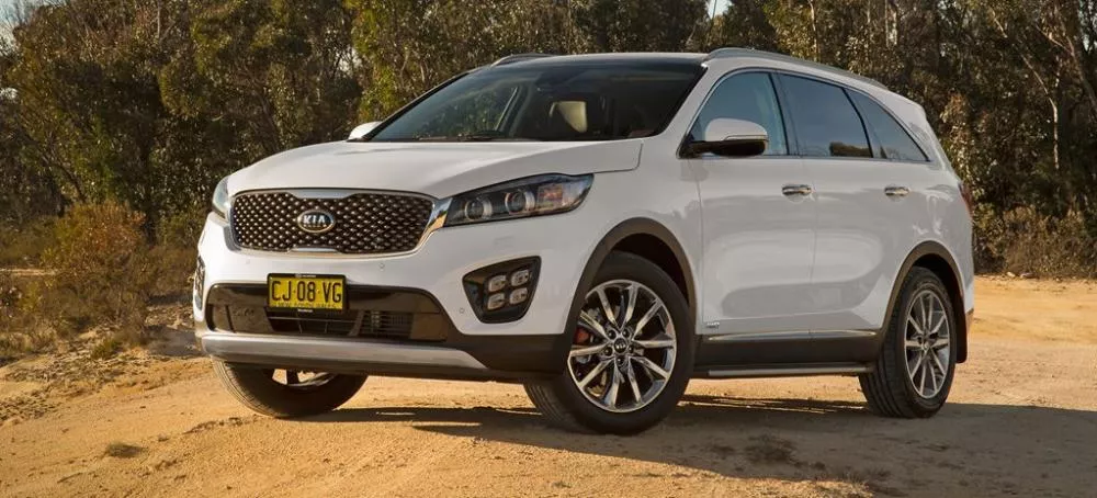 Kia Sorento angular front