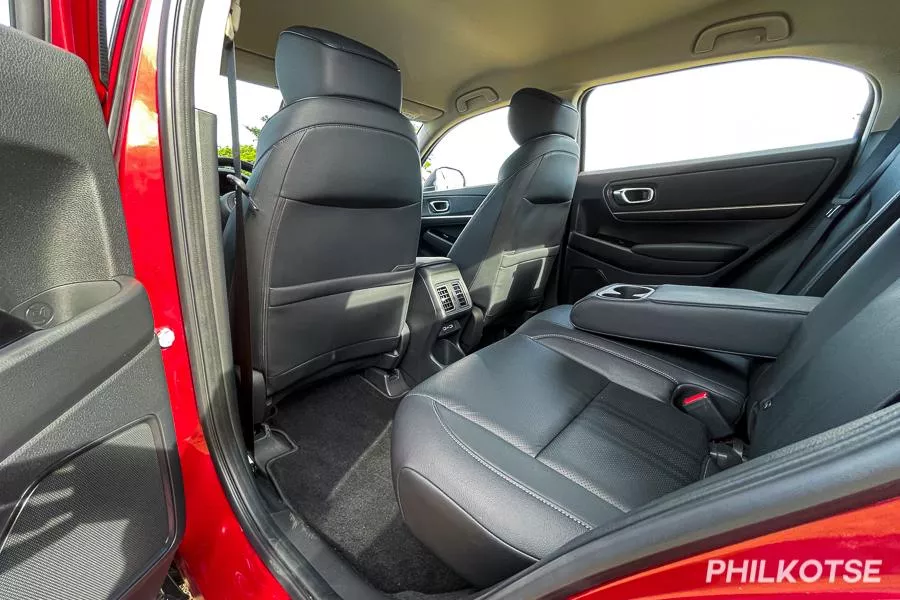 A peek inside the HR-V V's interior