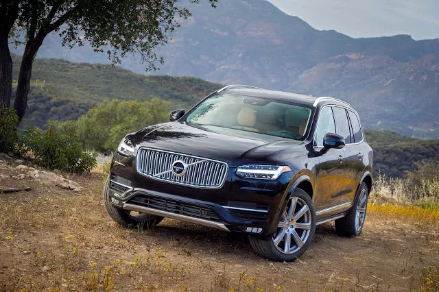 Volvo XC90 angular front